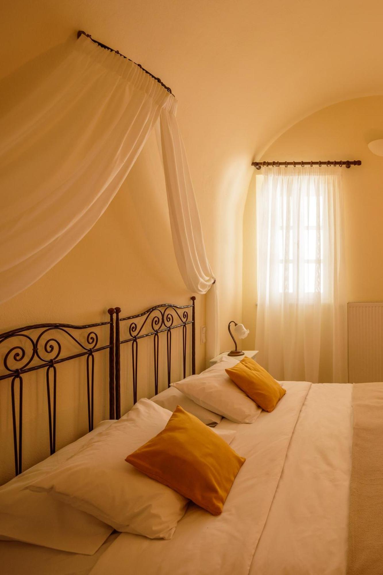 Ikio Concept Santorini Hotel Pírgosz Kültér fotó
